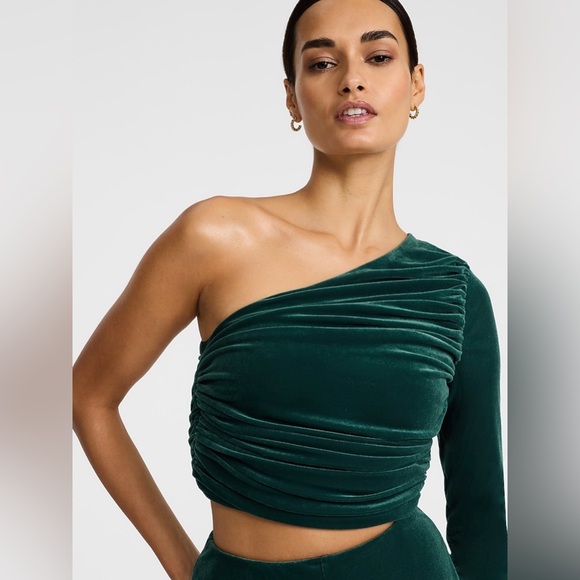 Elegant Velvet Green One-Shoulder Jumpsuit NWT - Picture 2 of 4
